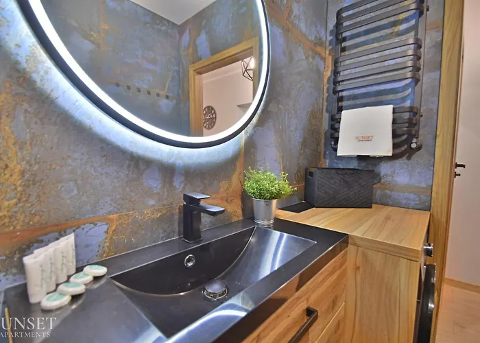 Sunset - Monte Cassino 39 - Przytulna Kawalerka Przy Deptaku Z Prywatnym Parkingiem * Świnoujście